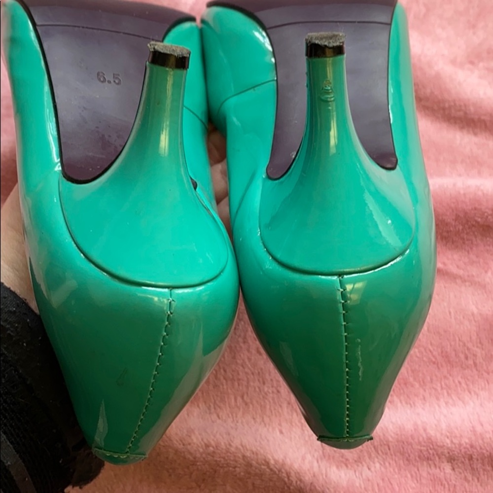 Green heels - Picture 3 of 4